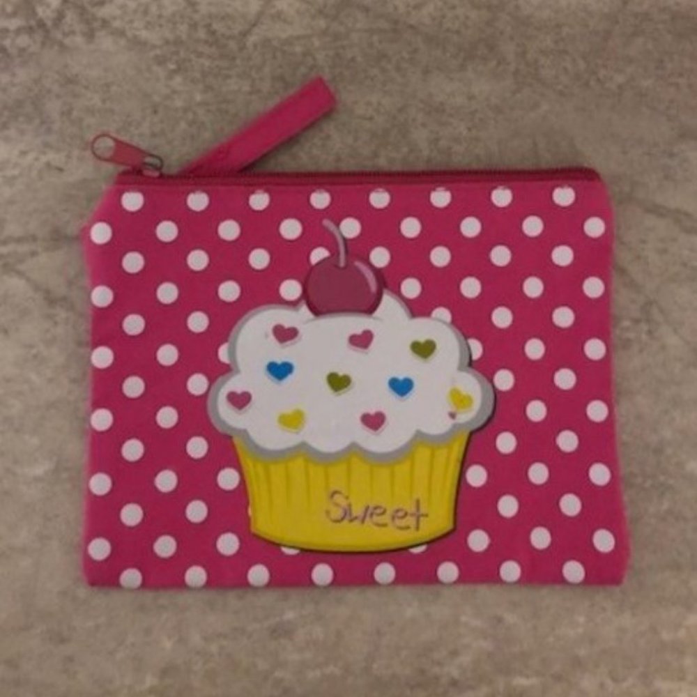 3/$12 IQ USA Cupcake Wristlet